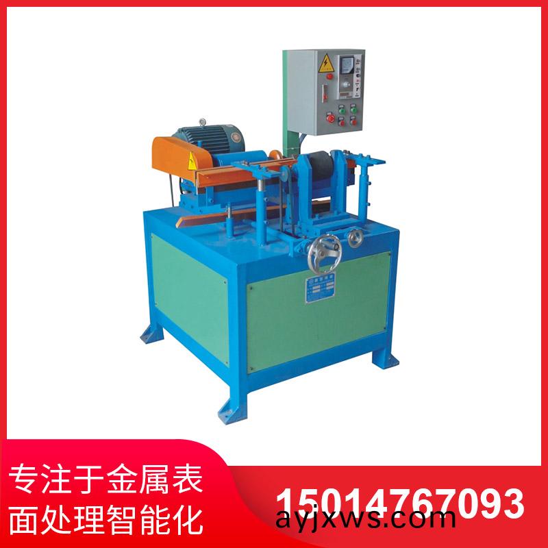 小(xiao)型(xing)圓(yuan)筦抛光機實際(ji)撡作非(fei)常簡單